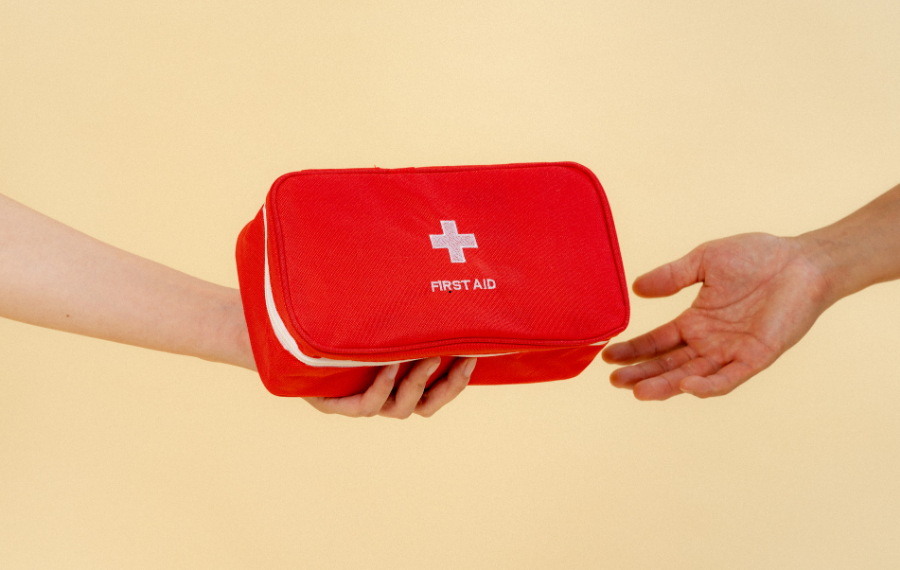 what does emergency first aid at work cover