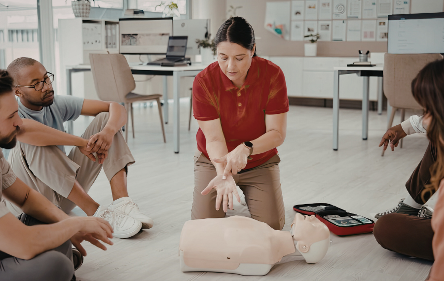 Level 3 Emergency First Aid at Work (EFAW) Course Complete UK Guide